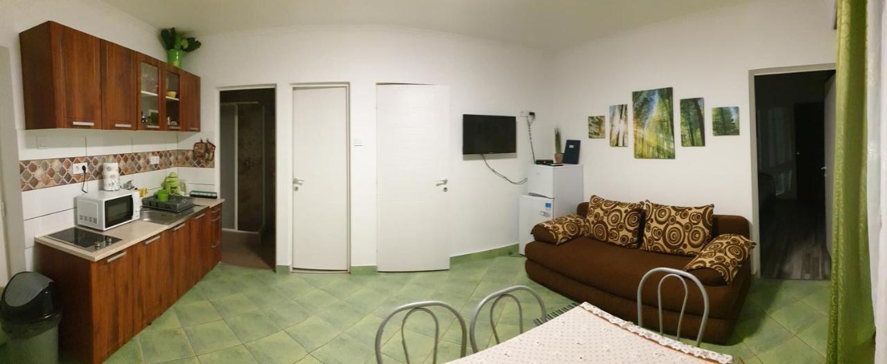 Grevia Apartmanok Poroszló Cameră foto